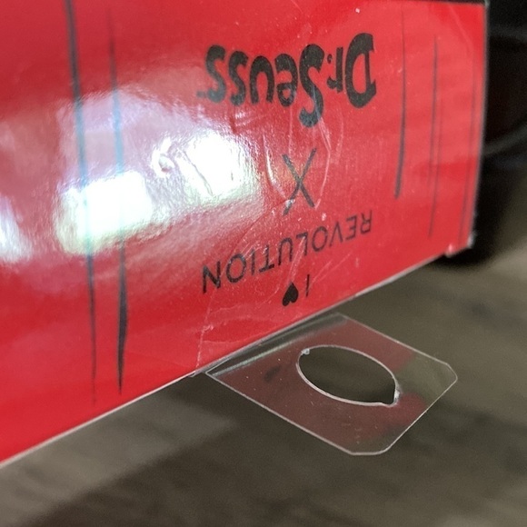 REVOLUTION X Dr. Seuss THING 1 & THING 2 MAKE UP BRUSH SET - Picture 8 of 8